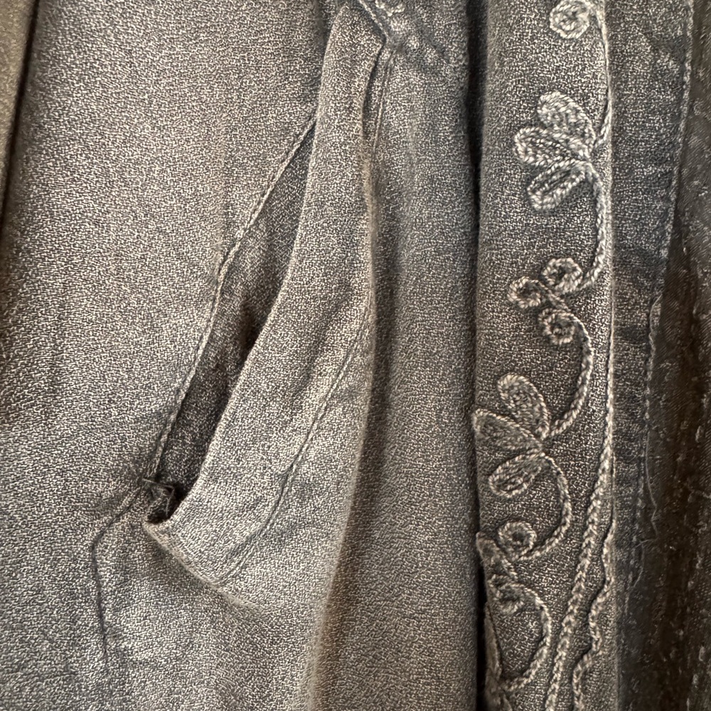 Young Threads Textured Embroidered Patchwork Lightweight Cardigan Kimono NWT - Picture 10 of 12